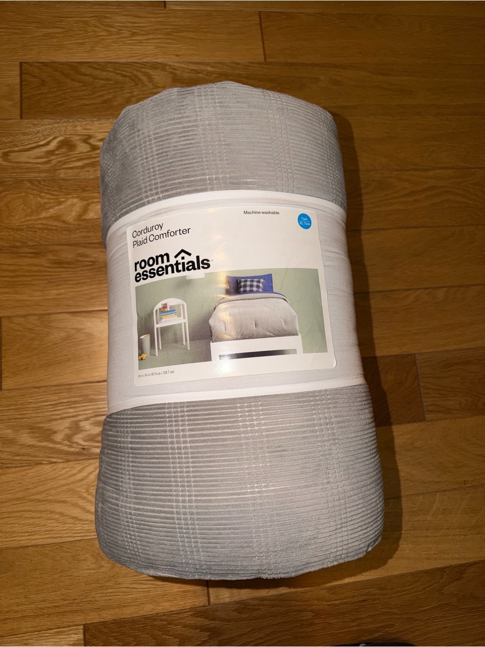 BRAND NEW Room Essentials Gray Corduroy Plaid Comforter - Light Gray